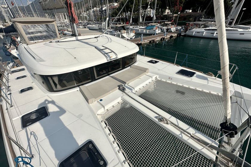 Fethiye Catamaran Cabine 4  Couchettes 9  Invités 11  11.74 m Numéro de l'annonce: #9818 4