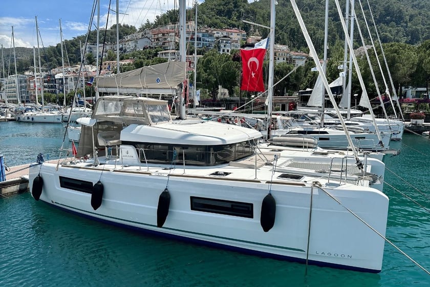 Fethiye Catamaran Cabine 4  Couchettes 9  Invités 11  11.74 m Numéro de l'annonce: #9818 2