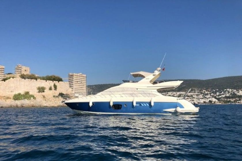 Yacht a motore cabina 3  cuccette 6  6  ospiti 17.51 m Numero dell'inserzione: #9821 4