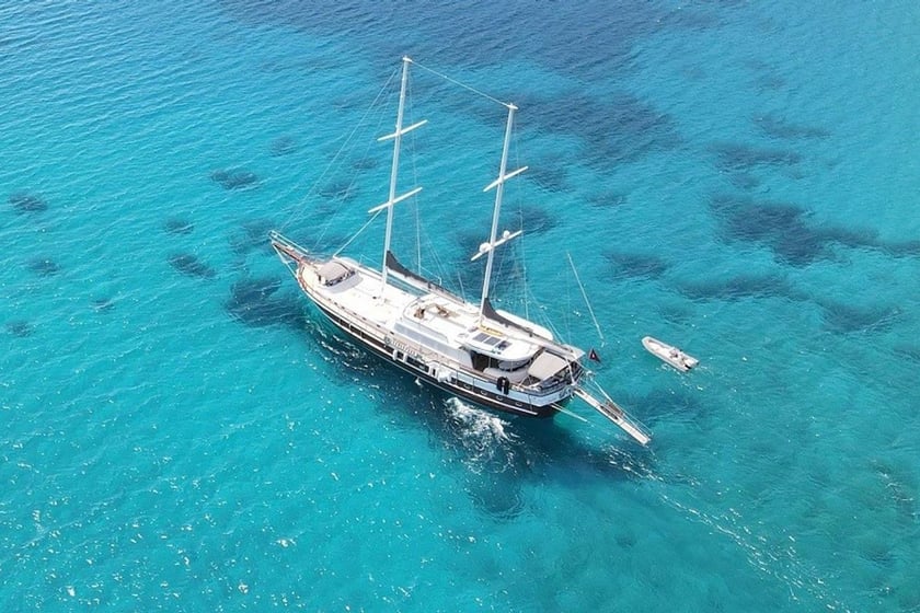Marmaris Gulet 6 kabin Konaklama 12 kişi Seyir 12 kişi 32 m İlan No: #9845 5