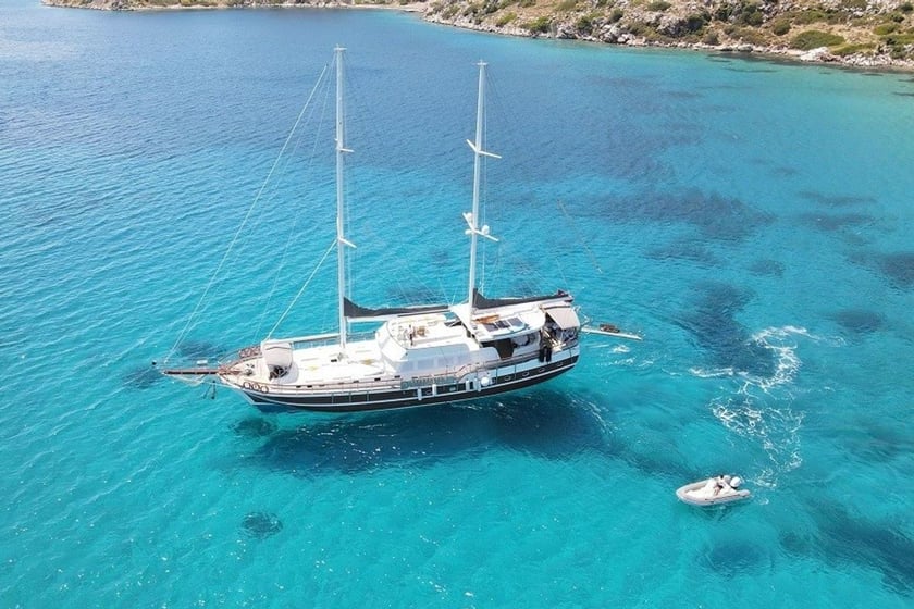 Marmaris Gulet 6 kabin Konaklama 12 kişi Seyir 12 kişi 32 m İlan No: #9845 3