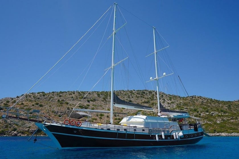 Marmaris Gulet 6 kabin Konaklama 12 kişi Seyir 12 kişi 32 m İlan No: #9845 4