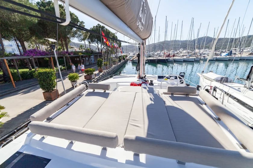 Fethiye Catamaran Cabine 4  Couchettes 9  Invités 9  12.5 m Numéro de l'annonce: #9858 5