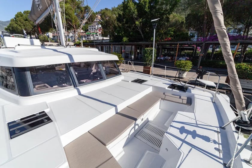 Fethiye Catamaran Cabine 4  Couchettes 9  Invités 9  12.5 m Numéro de l'annonce: #9858 2