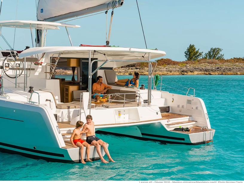 Martinique Catamaran 6 cabin 10 berths 12 guests 12.8 m Listing Number: #988