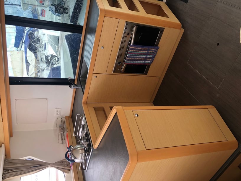 Martinique Catamaran 6 cabin 10 berths 12 guests 12.8 m Listing Number: #988 4