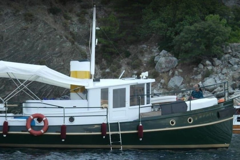 Marmaris Gulet 2 cabin 4 berths 4 guests 9.6 m Listing Number: #9883 4