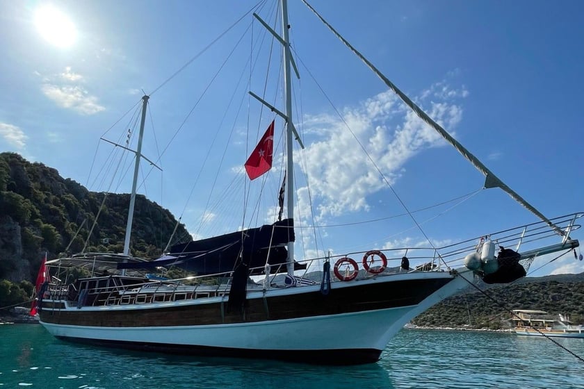 Kas Gulet 6 cabin 12 berths 12 guests 21.9 m Listing Number: #9890 2