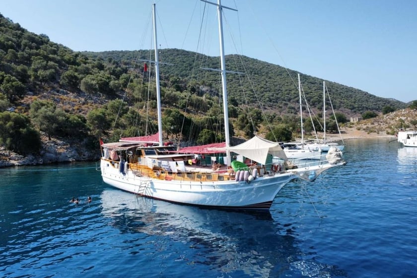 Demre Gulet Cabine 7  14  slaapplaatsen 14  gasten 24 m Lijstnummer: #9894