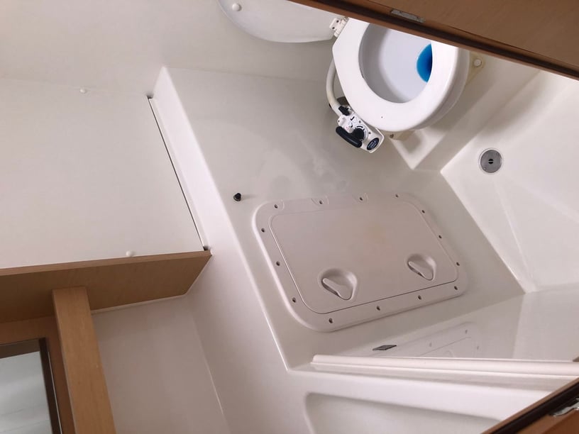 Martinique Catamaran 6 cabin 10 berths 12 guests 12.8 m Listing Number: #991 5