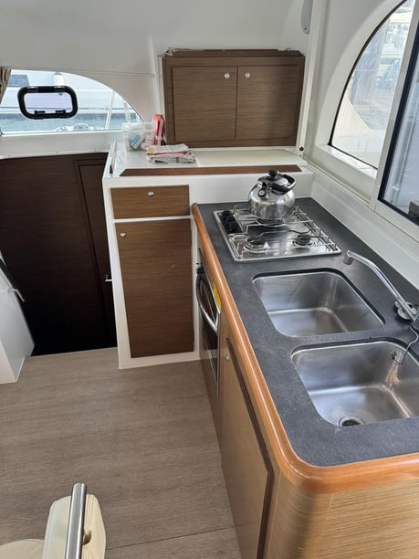 Martinique Catamaran 4 cabin 8 berths 10 guests 11.45 m Listing Number: #993 5