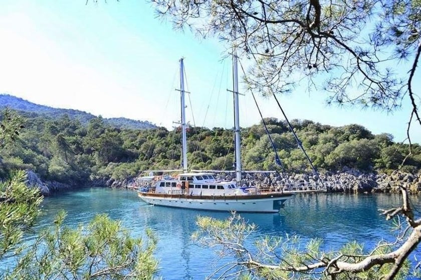 Gocek Gulet 6 cabin 12 berths 12 guests 28 m Listing Number: #9942 4