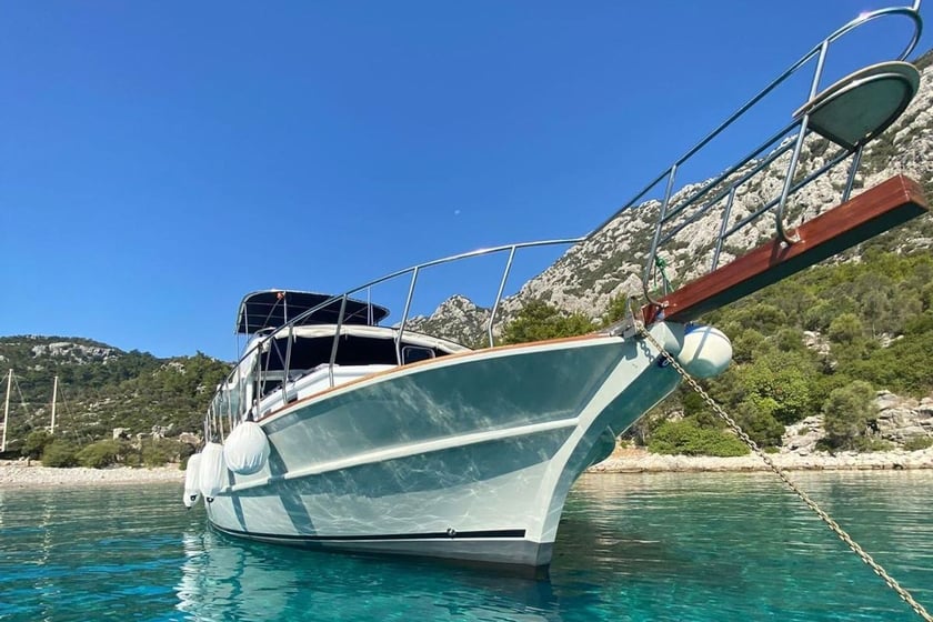 Selimiye Gulet 3 cabin 6 berths 6 guests 15 m Listing Number: #9965 3