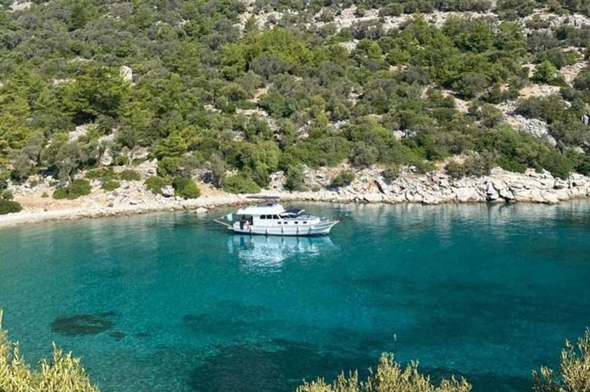 Selimiye Gulet 3 cabin 6 berths 6 guests 15 m Listing Number: #9965 4