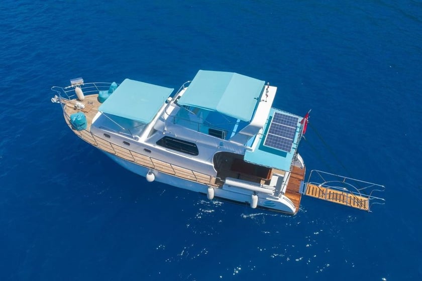 Fethiye Motor Yacht 1 cabin  8 guests 11.6 m Listing Number: #9967 4