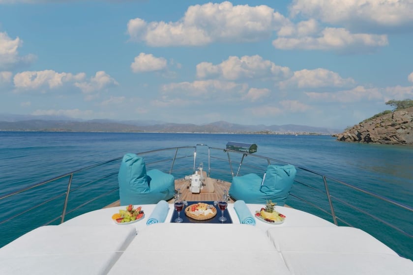 Fethiye Yacht à moteur Cabine 1   Invités 8  11.6 m Numéro de l'annonce: #9967 5