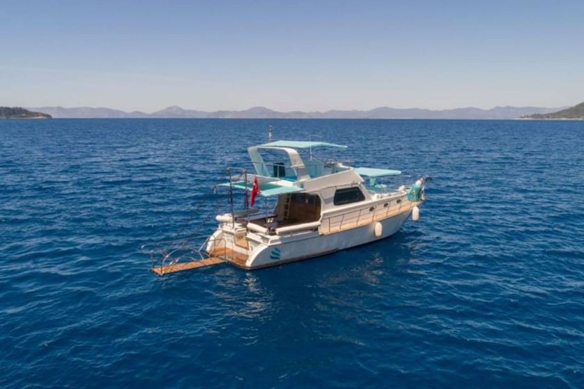 Fethiye Motor Yacht 1 cabin  8 guests 11.6 m Listing Number: #9967 3