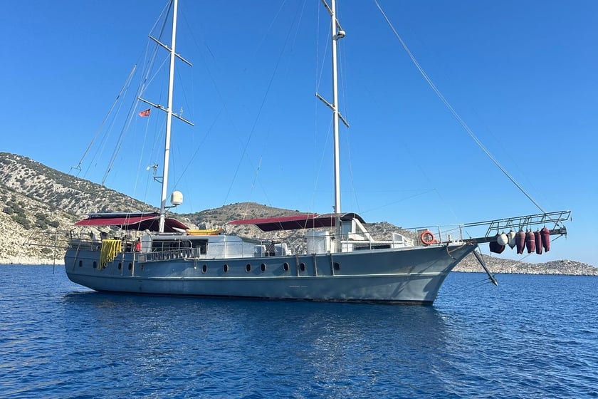 Göcek Gulet 6 kabin Konaklama 12 kişi Seyir 12 kişi 27 m İlan No: #9969