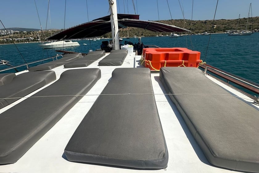 Göcek Gulet 6 kabin Konaklama 12 kişi Seyir 12 kişi 27 m İlan No: #9969 5